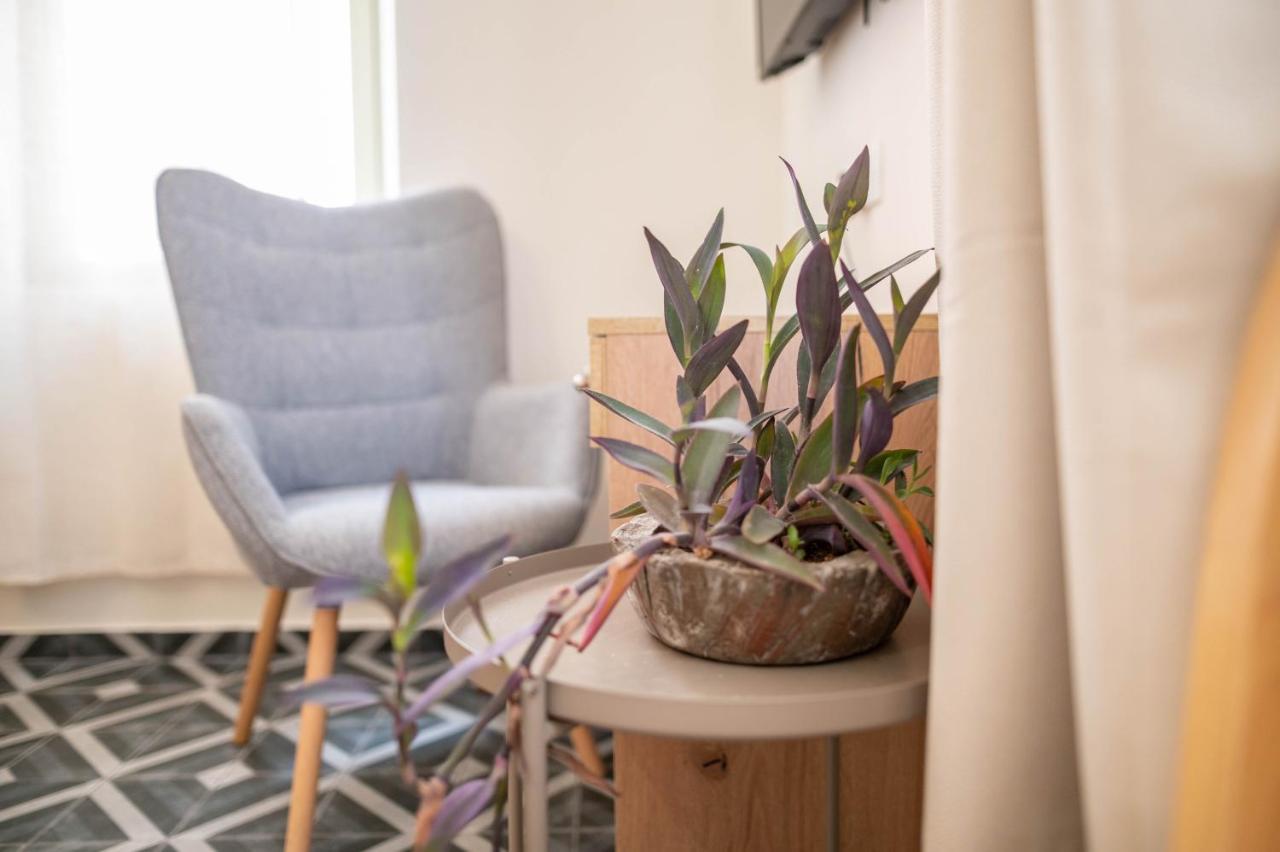 Kosnian City Suites B Esterno foto