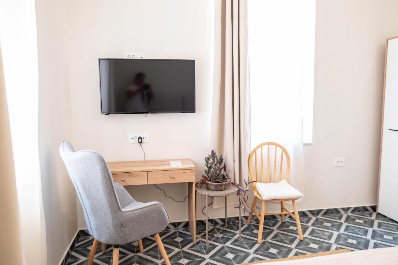 Kosnian City Suites B Esterno foto