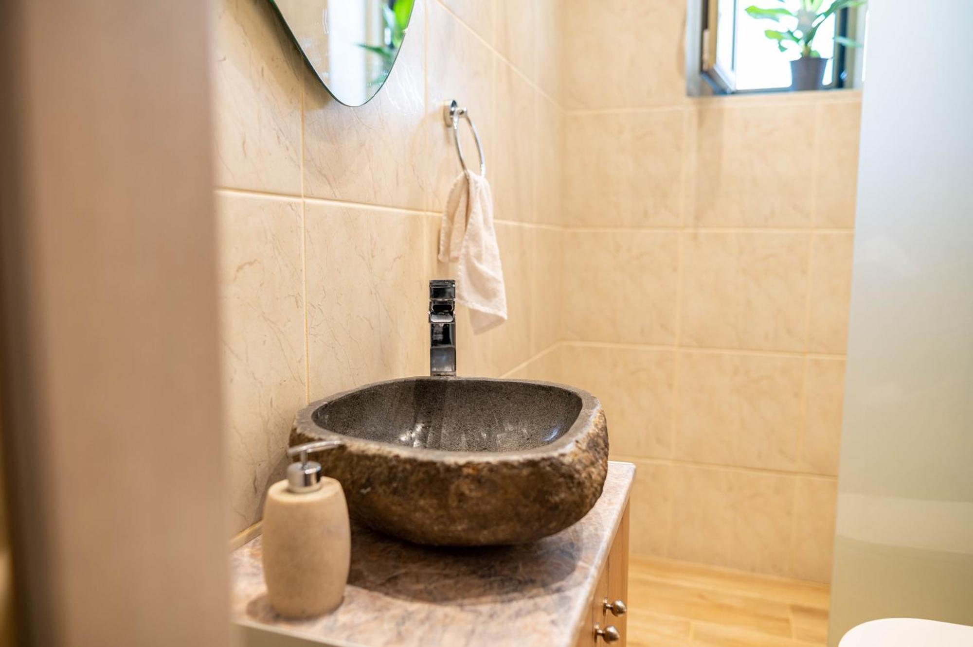 Kosnian City Suites B Esterno foto